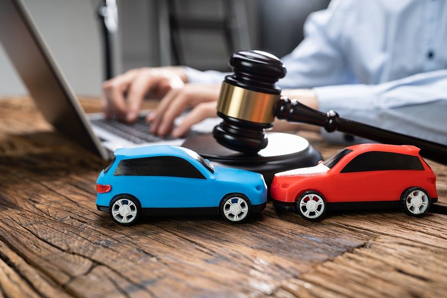 What to Expect When Working With a Car Accident Attorney